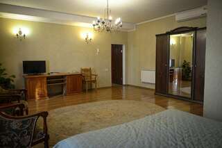 Гостиница Зорянка Ростоши Большой двухместный номер с 1 кроватью-6